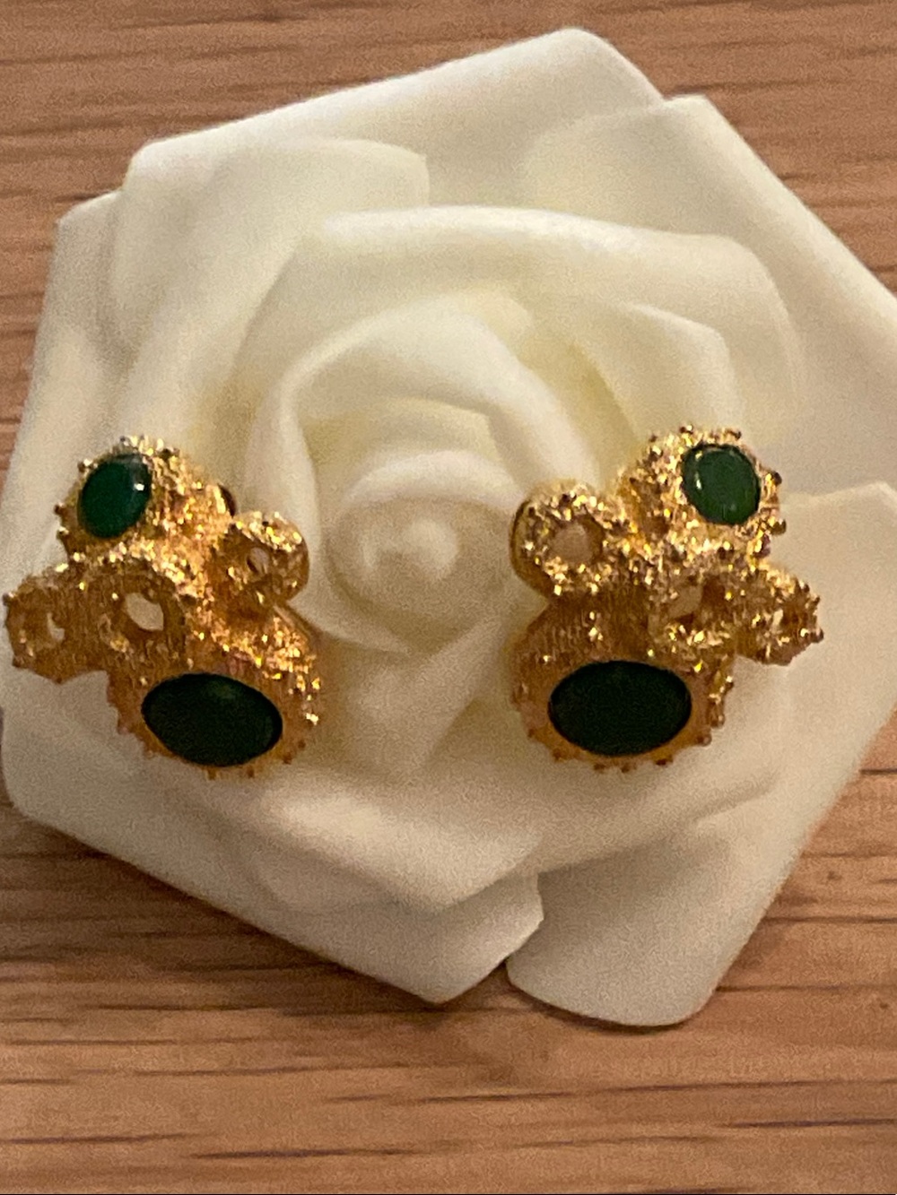 D’Orlan Brutalist Nugget Style Clip On Earrings Gold-Plated Green Cabochon - Picture 2 of 6